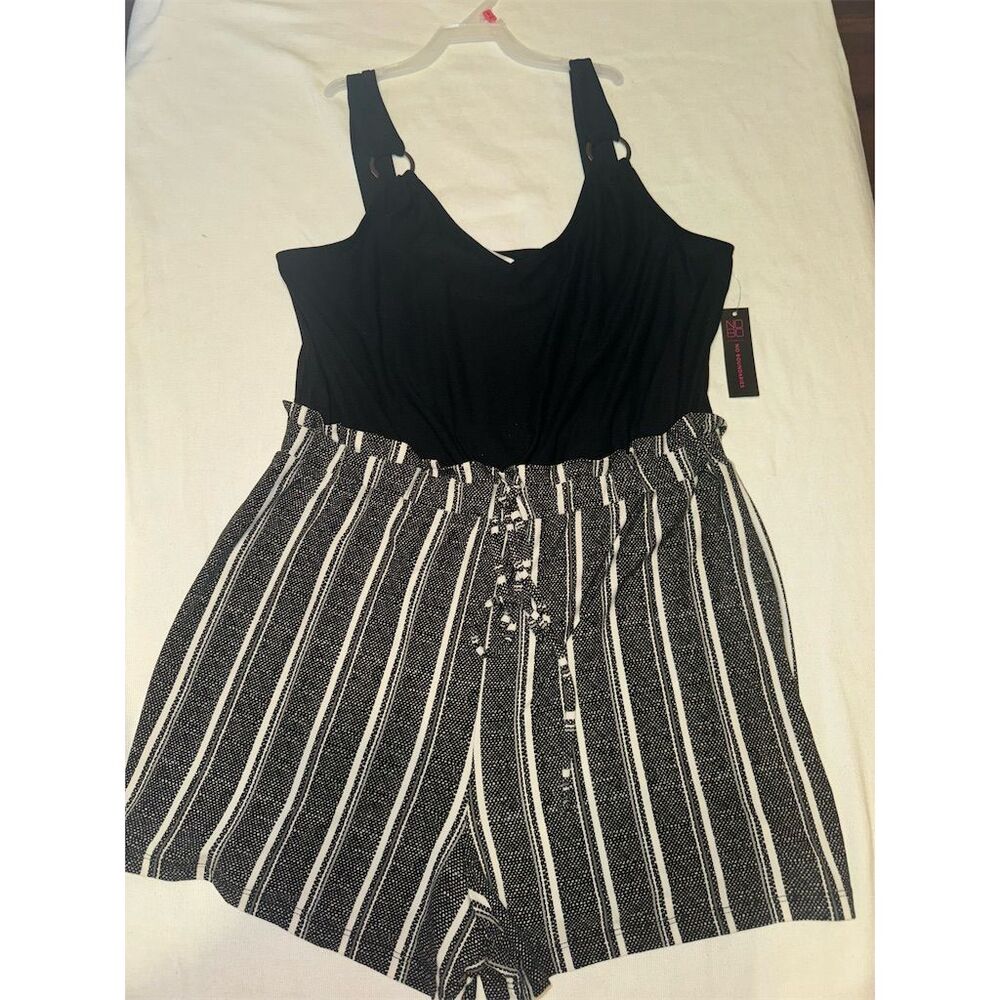 No Boundaries Women's Black Top Striped Shorts Romper Size L Sleeveless Summer